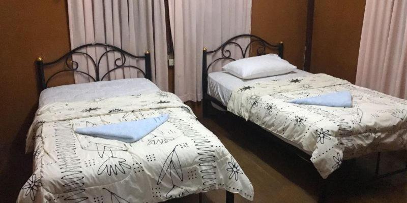 Soutchai Hostel And Tour Company Pakse Exterior foto